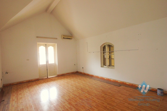 Unfurnished house for rent in Nghi Tam Street, Tay Ho, Hanoi, Good to making School, office